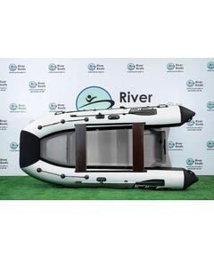 Надувная лодка РИБ RiverBoats RB 380 Встроенный рундук (черно-белый)