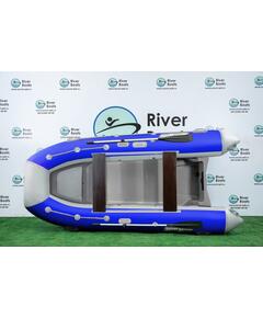 Надувная лодка РИБ RiverBoats RB 380 Встроенный рундук (бело-синий)