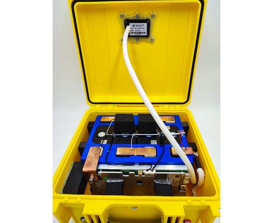 Аккумулятор BatteryCraft Lifepo4 12V 105Ah BMS 100 A c Bluetooth (желтый корпус)