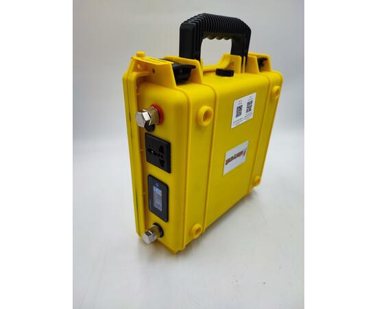 Аккумулятор BatteryCraft Lifepo4 12V 63Ah BMS 100 A cо встроенным Инвертором 300в c Bluetooth (желтый корпус)
